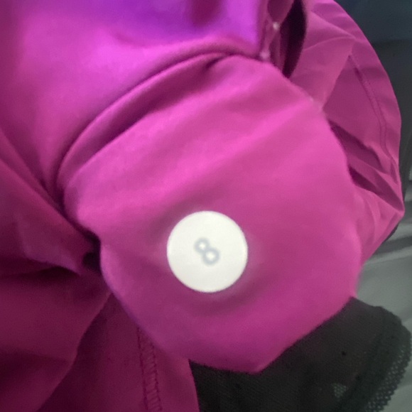 Lululemon Hot to Street Short Regal Plum/Black ~ Size 8 - Picture 8 of 8